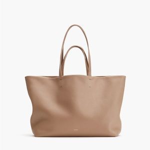 Cuyana Classic Easy Tote in Cappuccino Tan Leather